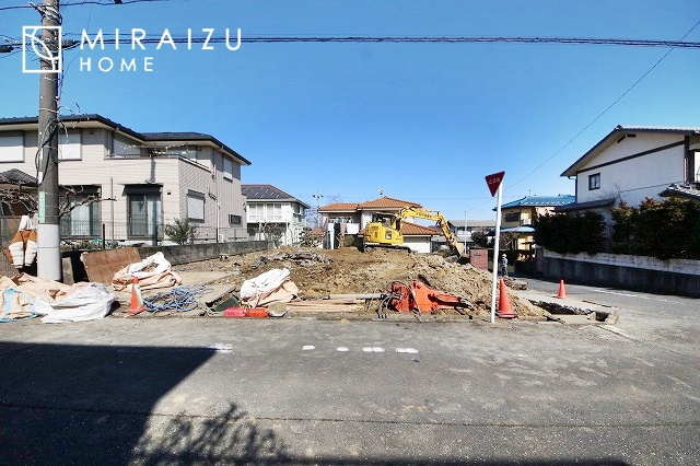 【前面道路含む現地写真】 | 人生100年時代、永く安心してお住まいいただくために、大切なご家族と財産を守ることのできる地震に強い安心な住宅！お休みの日にご家族で見学はいかがでしょう♪