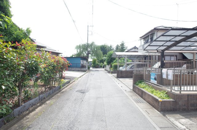 滑川町大字羽尾　中古戸建の周辺|南側約4ｍ道路に約8.6ｍ接道