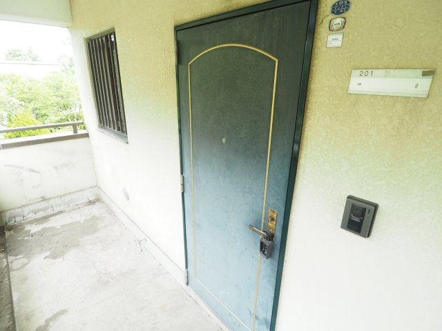 グリーンハイム菅田の玄関