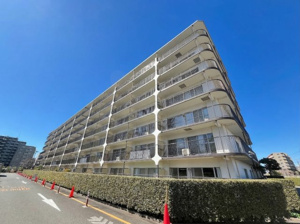 『専用庭付き』×『駅まで平坦アクセス』ハイラーク横浜白山1階の画像