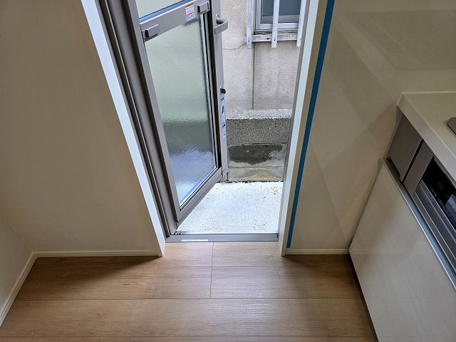 高知市一宮中町 ⑨　新築戸建ての設備|キッチン勝手口