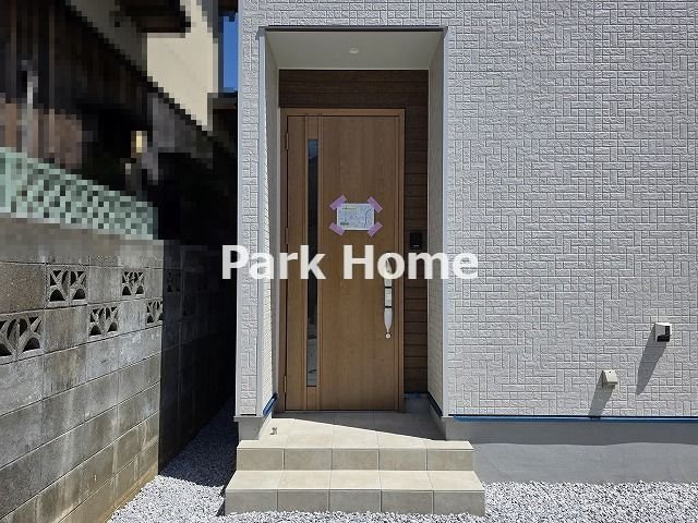 高知市一宮中町 ⑨　新築戸建ての玄関