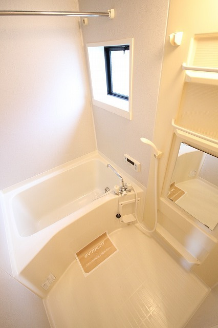 クレールプラザ立花　B棟の浴室|※お部屋により仕様が異なる場合があります。