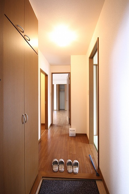 クレールプラザ立花　B棟の玄関|※お部屋により仕様が異なる場合があります。