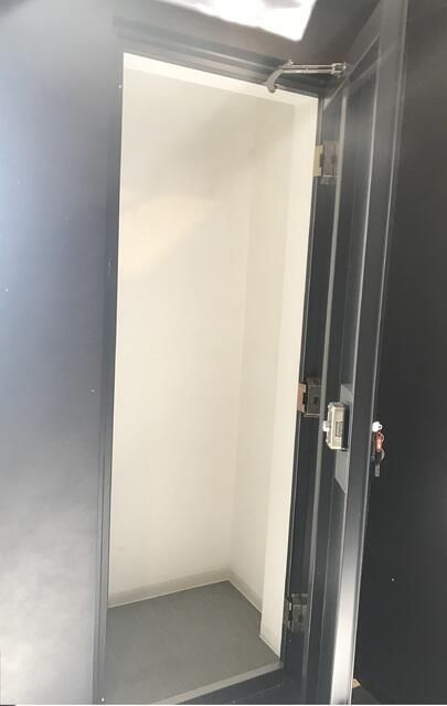 パークキューブ笹塚の玄関|■モニタ付インターホン■シューズクローゼット■ダウンライト