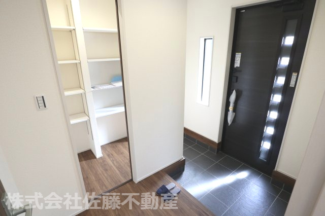 『鴻巣駅』東口12分の新築戸建ての玄関