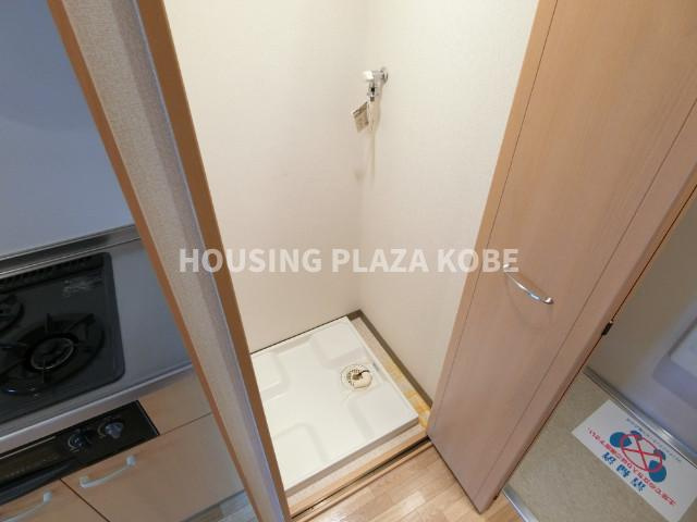 シャルマン須磨海浜公園のその他|室内洗濯機置き場は見えないように扉で隠せます。