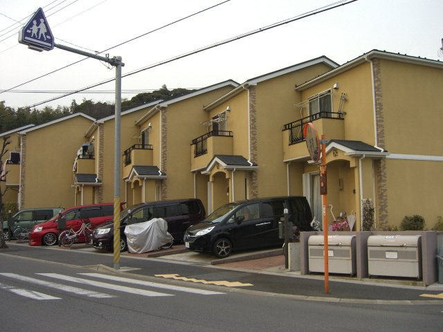 市川ガーデンヴィラＡの外観|戸建て感覚でお住まい頂けます