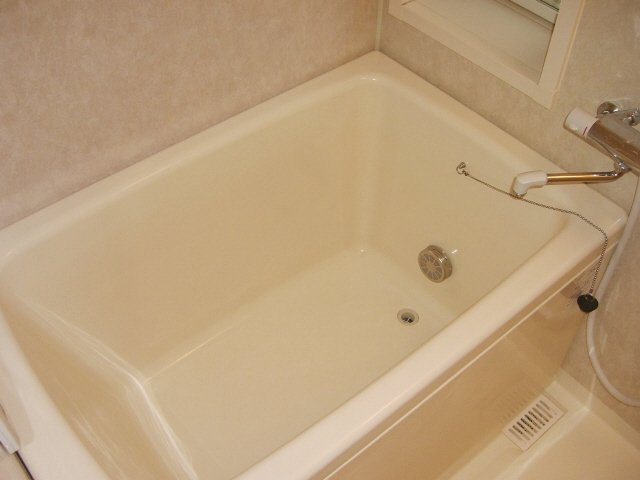 市川ガーデンヴィラＡの浴室|追い焚き付き！