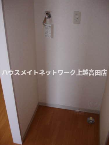シャルマン城東Ⅰのその他|洗濯機置場