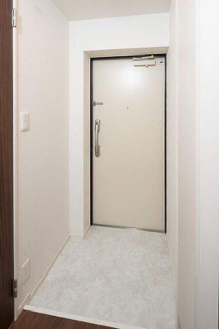 ルーチェ六義園の玄関