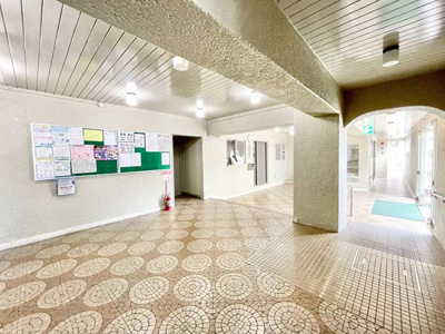 【ロビー】 | 関大前スカイハイツA棟 | サイトに掲載されていない箇所の写真、撮影してお届けさせて頂きます！気になる物件で、見たい部分の画像が無い場合は、弊社スタッフまでご連絡下さいませ。お客様の気になる箇所を、カメラにて撮影して参ります！