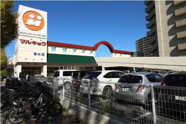 福岡市博多区美野島４丁目の賃貸マンションの玄関