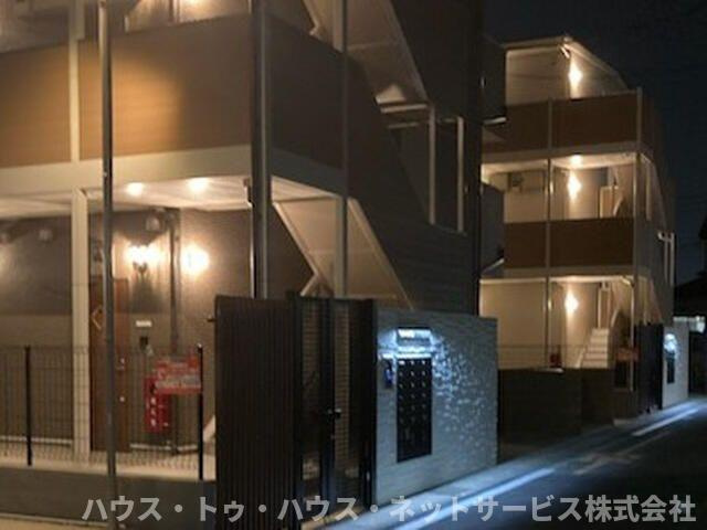 センチュリーオークＡ棟のエントランス