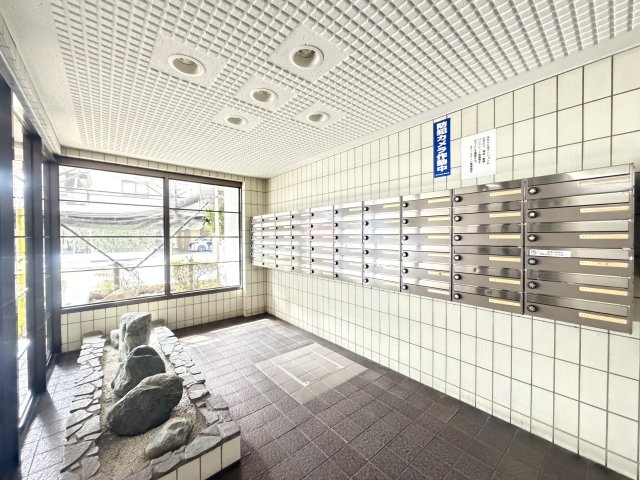モアステージ綾瀬のエントランス