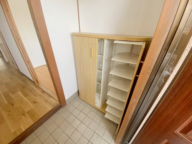 松本ビルの玄関