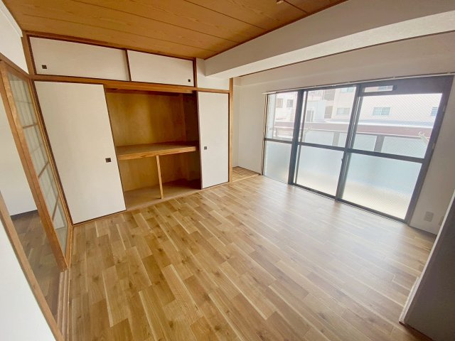 松本ビルの居間・リビング