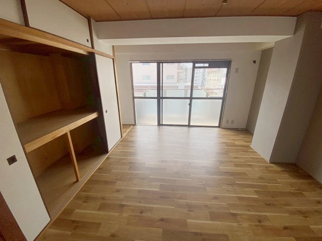 松本ビルの居間・リビング