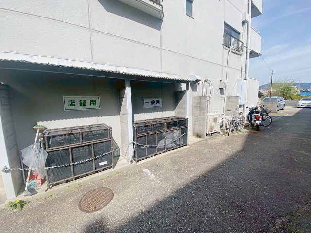 松本ビルの駐車場