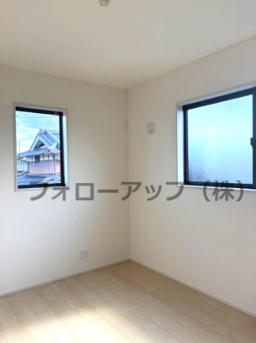 リーブルガーデン精華町菅井西ノ辻町の洋室|ゆったりした洋室です