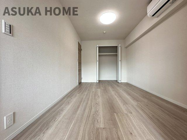  レックス横浜上大岡の独立洗面台|収納たっぷりの洗面室なのでタオルやシャンプー・洗濯洗剤などのストックもしっかりお片付けできますね。