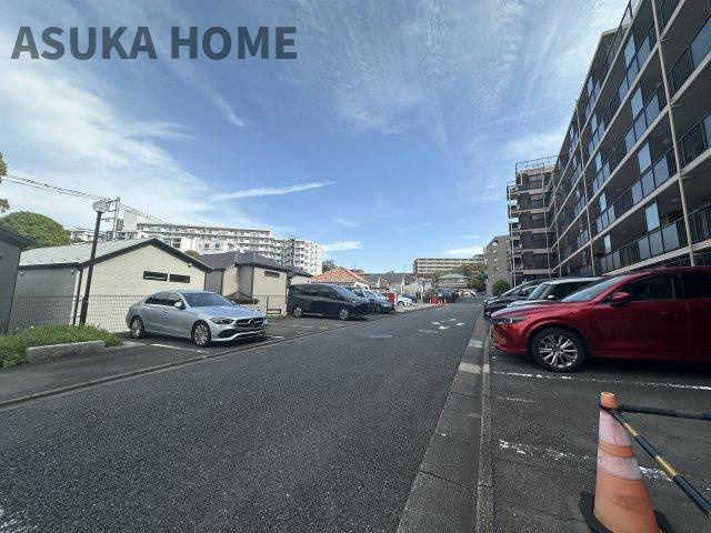  レックス横浜上大岡の設備|駐車場は１住戸１区画完備です。