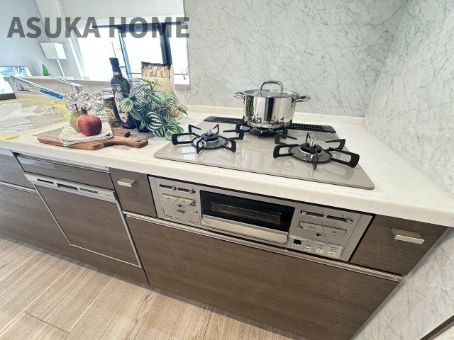  レックス横浜上大岡のキッチン|奥行きの有るキチンスペースなのでお好みのキッチンカウンターが設置できますね。