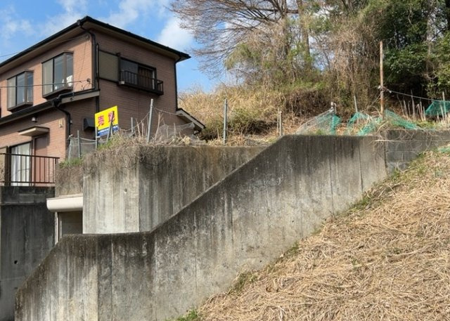 【外観】 | 物件の詳細については、現地を見てわかること以外に、役所や法務局などで調べないとわからないことがあります。そのため、現地に行く場合は、もしこの物件を買ったらどのような生活ができるかをイメージしましょう。