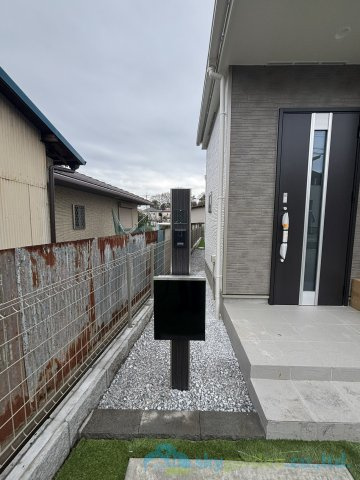 平塚市豊田宮下　全２棟B号棟の玄関