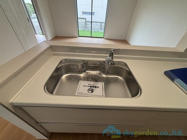 平塚市豊田宮下　全２棟B号棟のキッチン