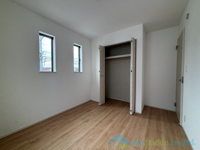 平塚市豊田宮下　全２棟B号棟の洋室