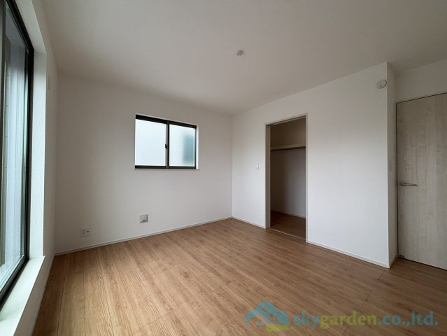 平塚市豊田宮下　全２棟B号棟の寝室