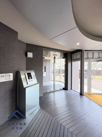 アンピール空港南のエントランス