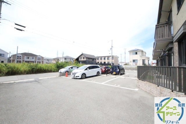 エル　スールの駐車場