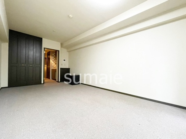 ライオンズプラザ大宮第２の居間・リビング|明るいリビングです。