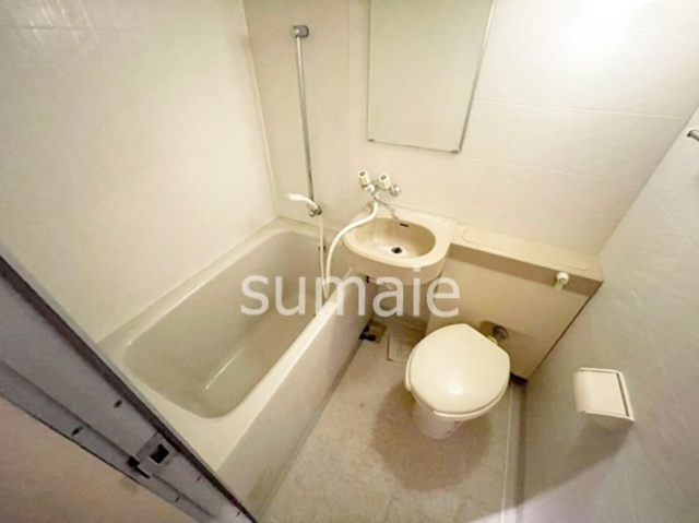 ライオンズプラザ大宮第２の浴室|明るい浴室です。