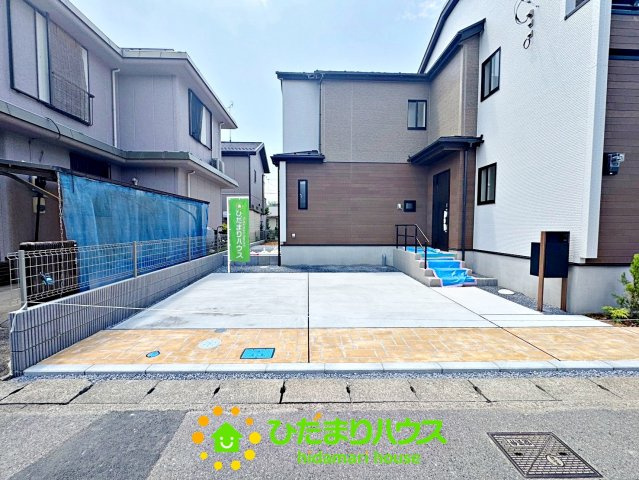 宮代町学園台1丁目　新築一戸建ての駐車場|並列駐車可能です！