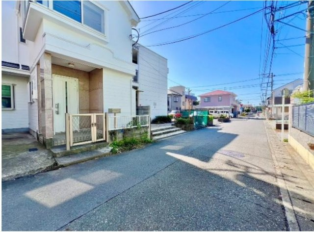 【外観】 | 学区：平塚市立八幡小学校　徒歩10分、学区：平塚市立神明中学校　徒歩8分とお子様の通学も安心の距離です☆
