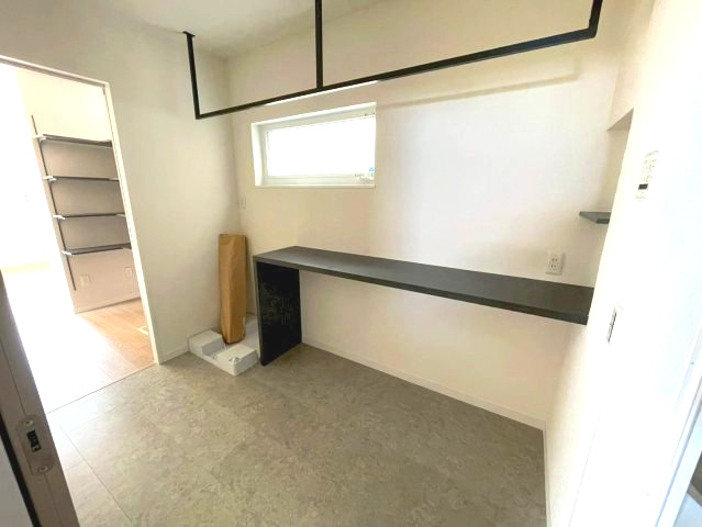 佐伯区屋代3丁目　№34893の収納|サニタリー収納室
洗濯後すぐ干して収納できます。
導線ばっちりです◎