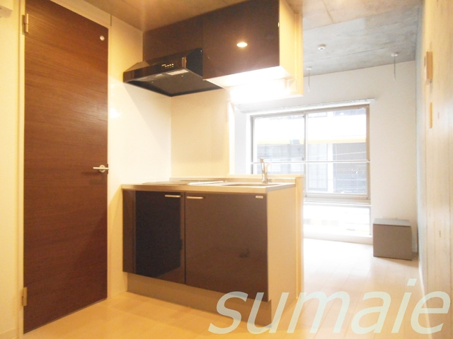 コローナ赤羽の寝室|カウンターキッチンなのでオシャレです♪