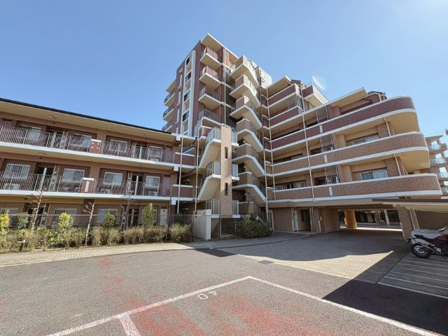 アンビシャス新八柱の外観