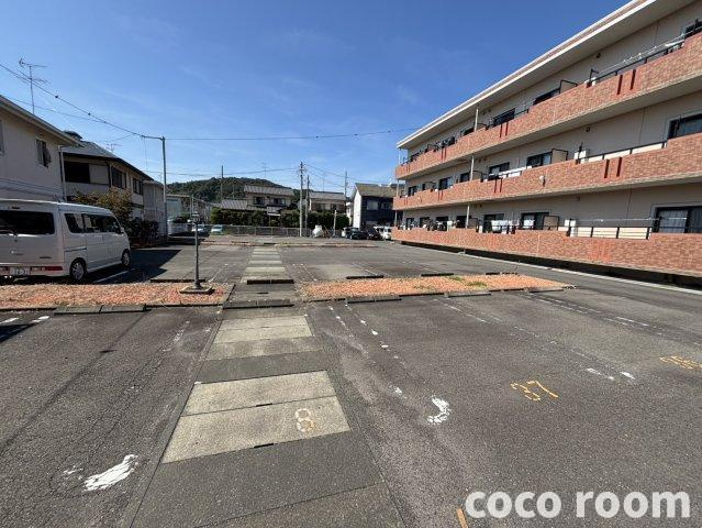 カーサベッロKの駐車場