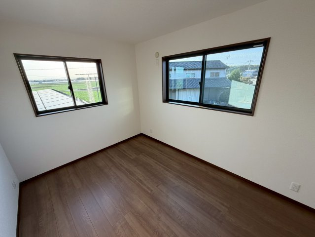 123タウンみやまの洋室