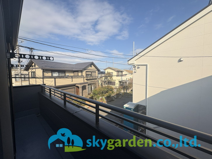茅ヶ崎市今宿3期　新築戸建　全２棟１号棟のバルコニー