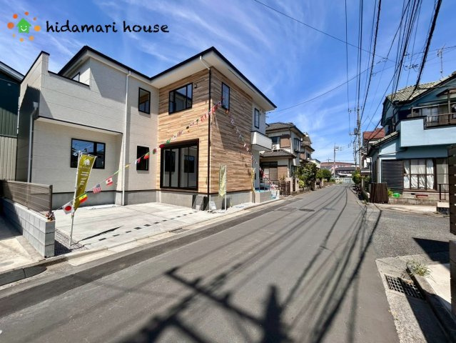 上尾市二ツ宮8期　新築戸建　GRACE01の前面道路含む現地写真