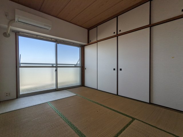 久里浜3丁目共同住宅の和室|ゆったりとくつろげる和室です
