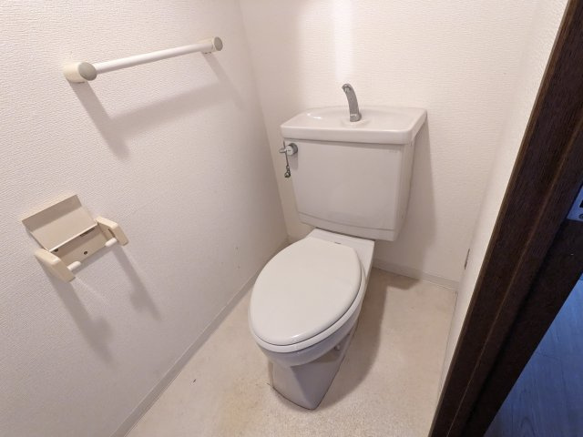 久里浜3丁目共同住宅のトイレ|トイレもきれいです