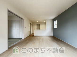 【居間・リビング】 | Livele Garden.S　第6下野小金井 | 開放感のある大きなリビング♪陽の光がご家族の団らんを明るく照らします♪
