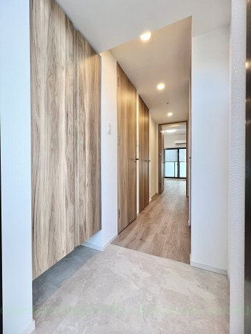 S-RESIDENCE浅間町駅前axial(アクシャル)の玄関