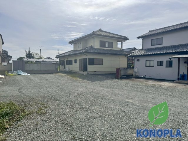 【中古戸建】みどり市笠懸町鹿の外観|■外観｜住宅街の中でも圧迫感が少なく、のびのびとした暮らしが叶う立地となっています。